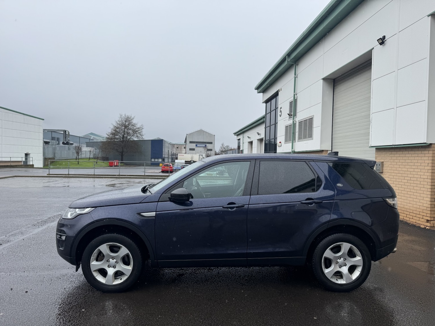 Used Land Rover Discovery Sport 2018 for sale - 77536078: Photo 4
