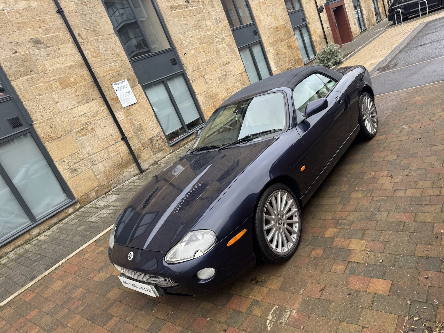 Used Jaguar XKR 2006 for sale - 77758976: Photo 3