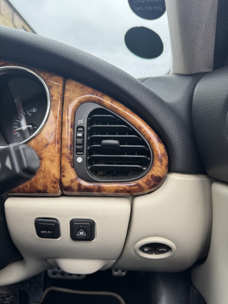 Used Jaguar XKR 2006 for sale - 77758976: Photo 63