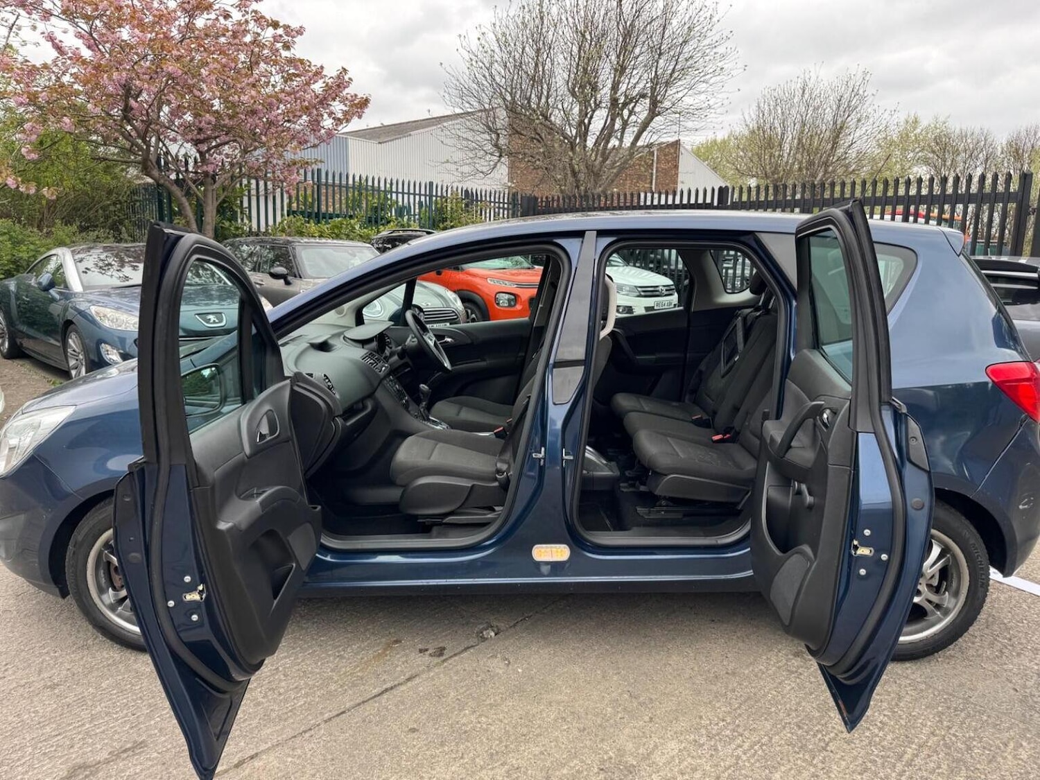 Used Vauxhall Meriva 2011 for sale - 77359798: Photo 15