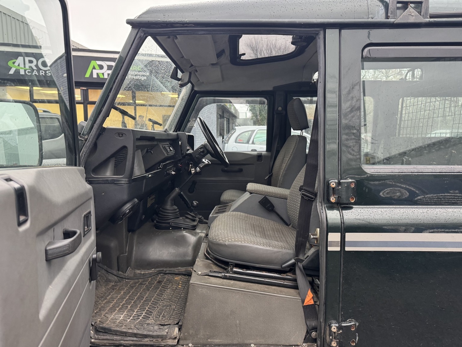 Used Land Rover Defender 110 1997 for sale - 77431373: Photo 18