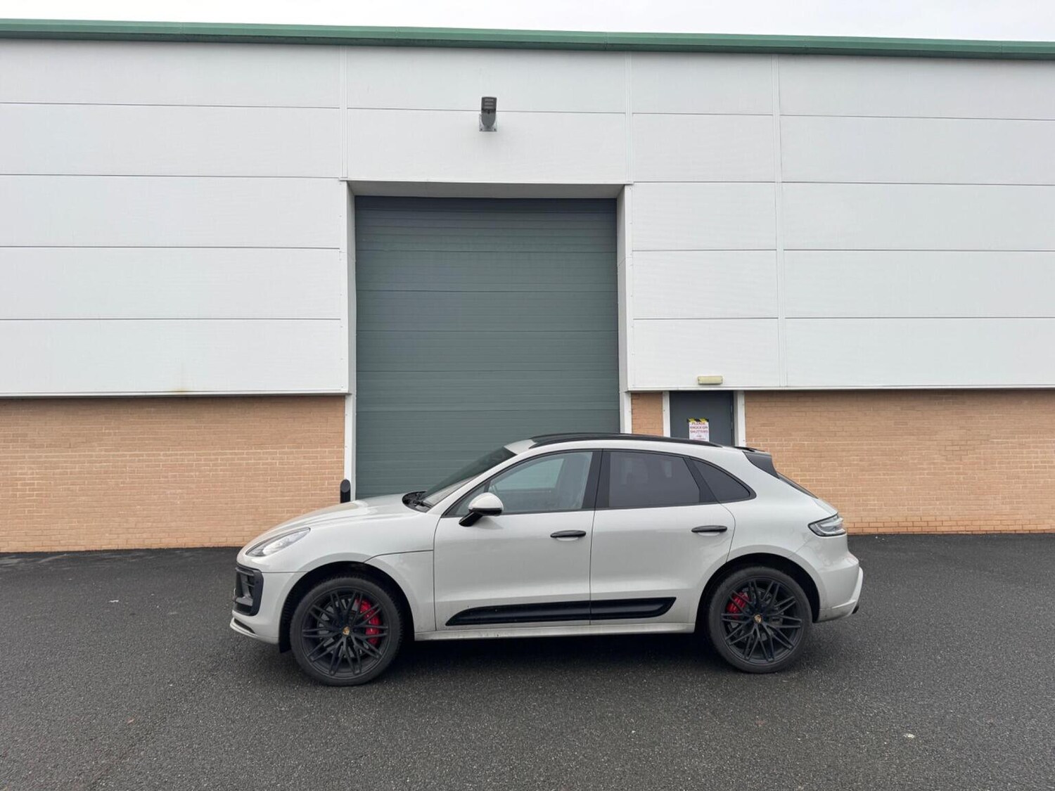 Used Porsche Macan 2023 for sale - 77359791: Photo 20