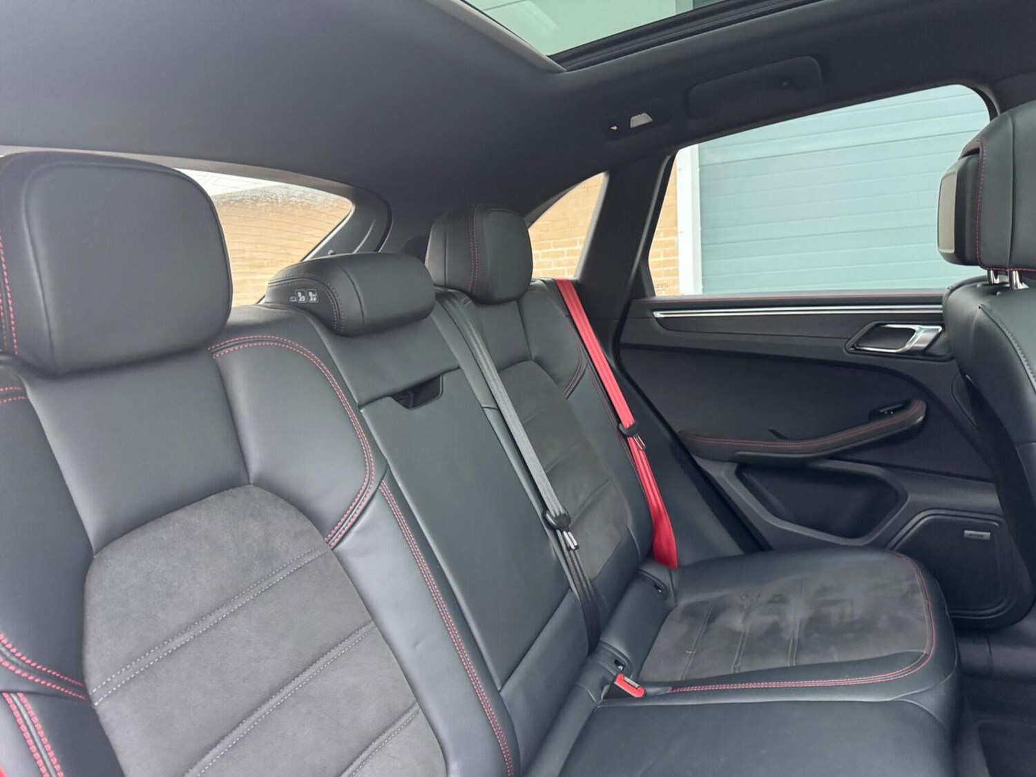 Used Porsche Macan 2023 for sale - 77359791: Photo 32