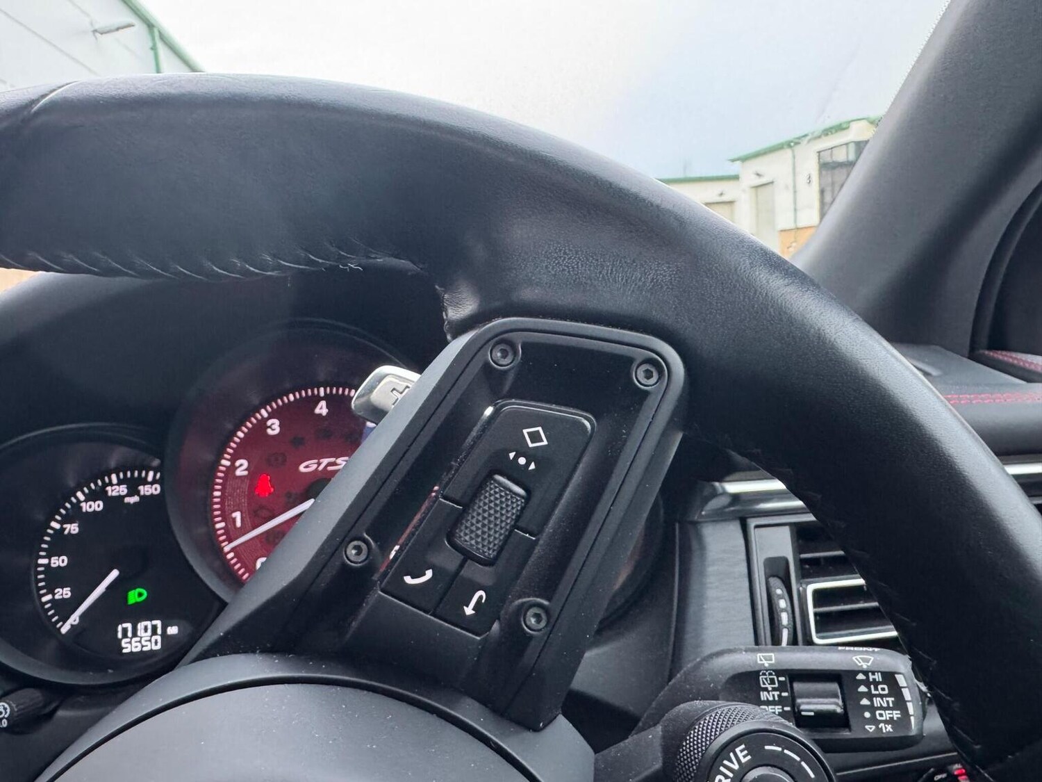 Used Porsche Macan 2023 for sale - 77359791: Photo 33