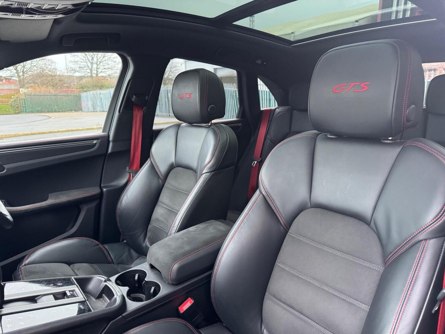 Used Porsche Macan 2023 for sale - 77359791: Photo 38