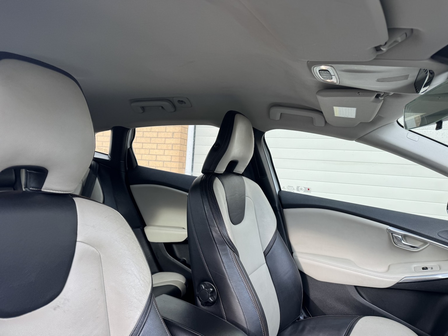 Used Volvo V40 2014 for sale - 77555126: Photo 10