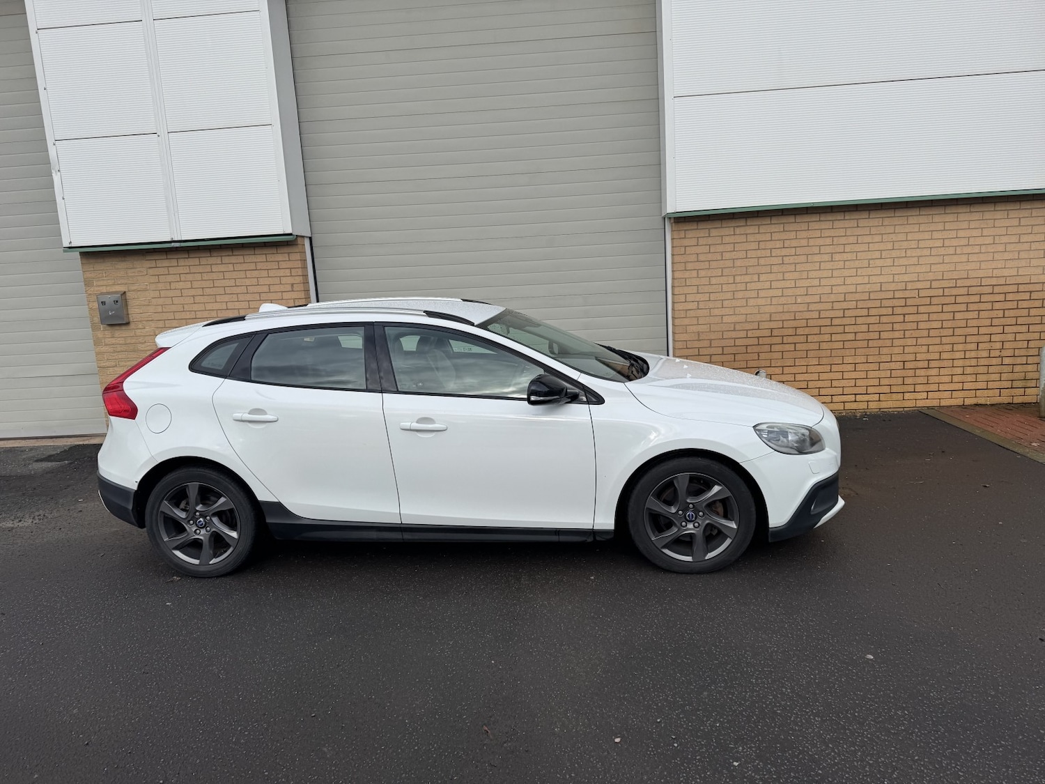 Used Volvo V40 2014 for sale - 77555126: Photo 14