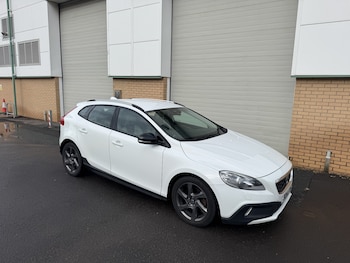 Used Volvo V40 2014 for sale - 77555126: Photo