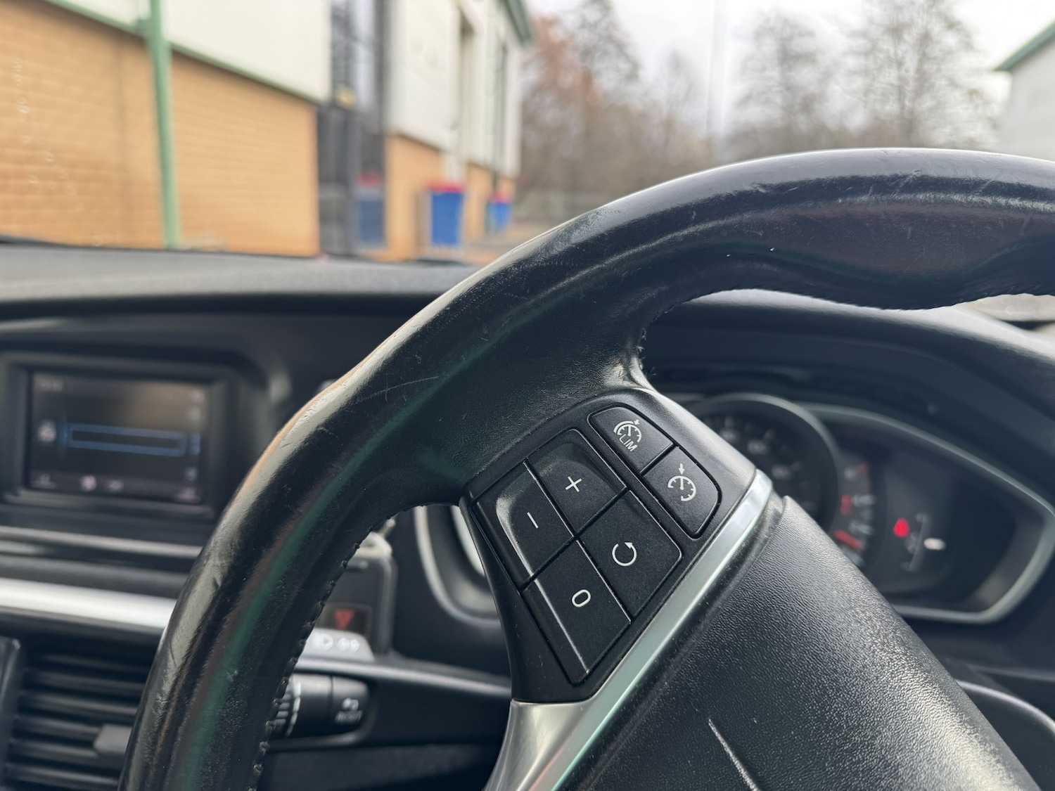 Used Volvo V40 2014 for sale - 77555126: Photo 23