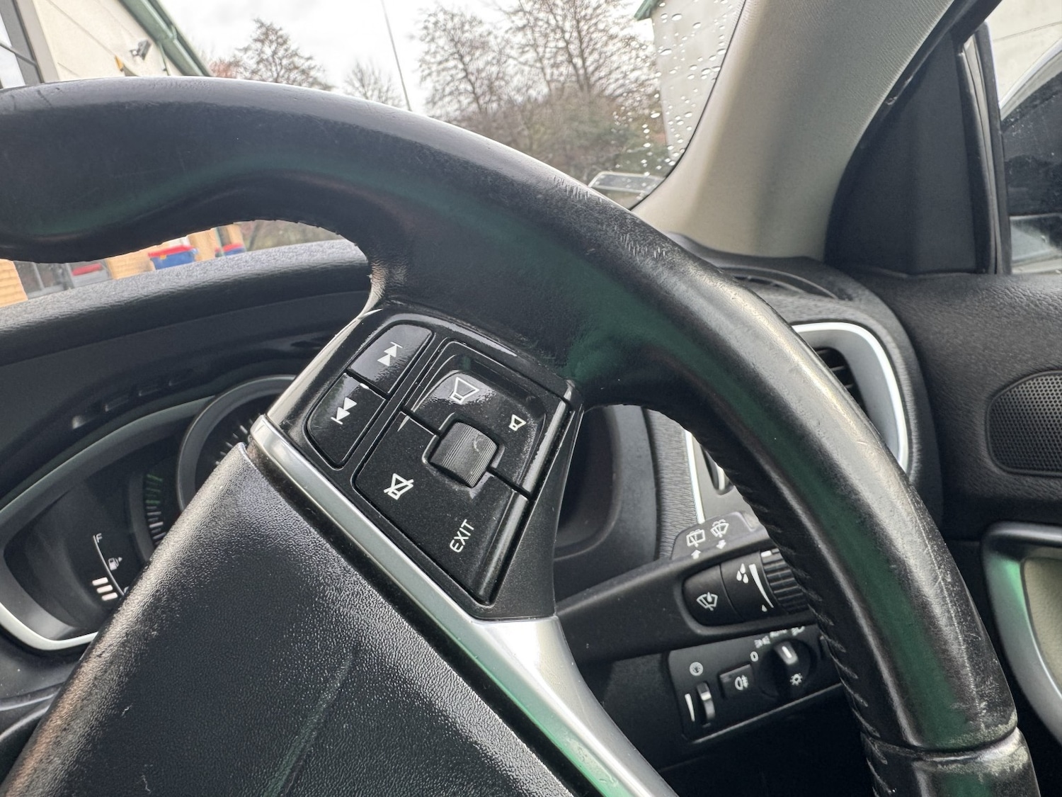 Used Volvo V40 2014 for sale - 77555126: Photo 24