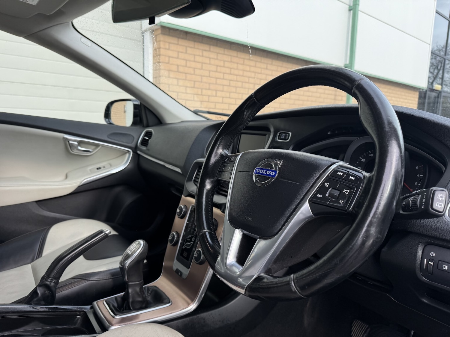 Used Volvo V40 2014 for sale - 77555126: Photo 9