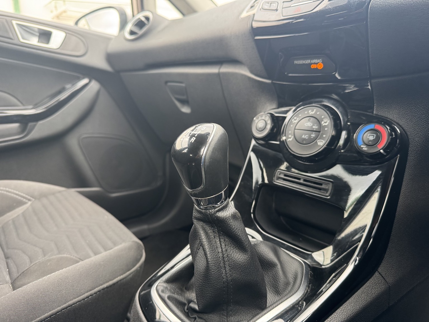 Used Ford Fiesta 2015 for sale - 78168913: Photo 27