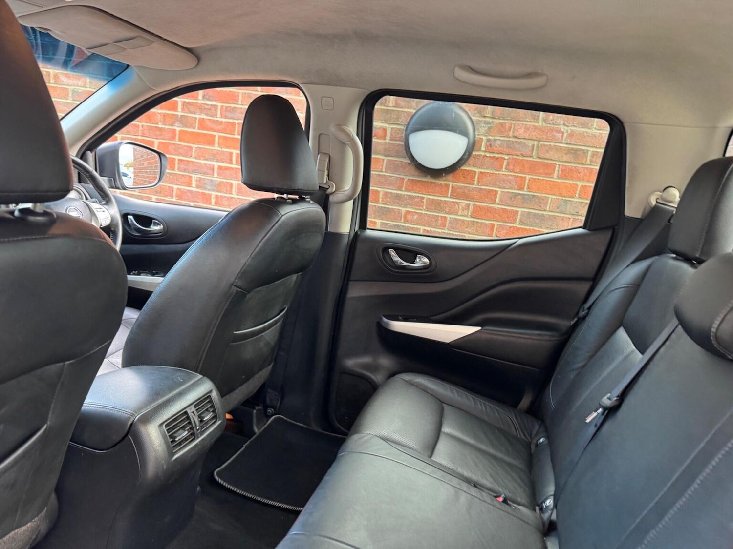 Used Nissan Navara 2018 for sale - 77643660: Photo 14