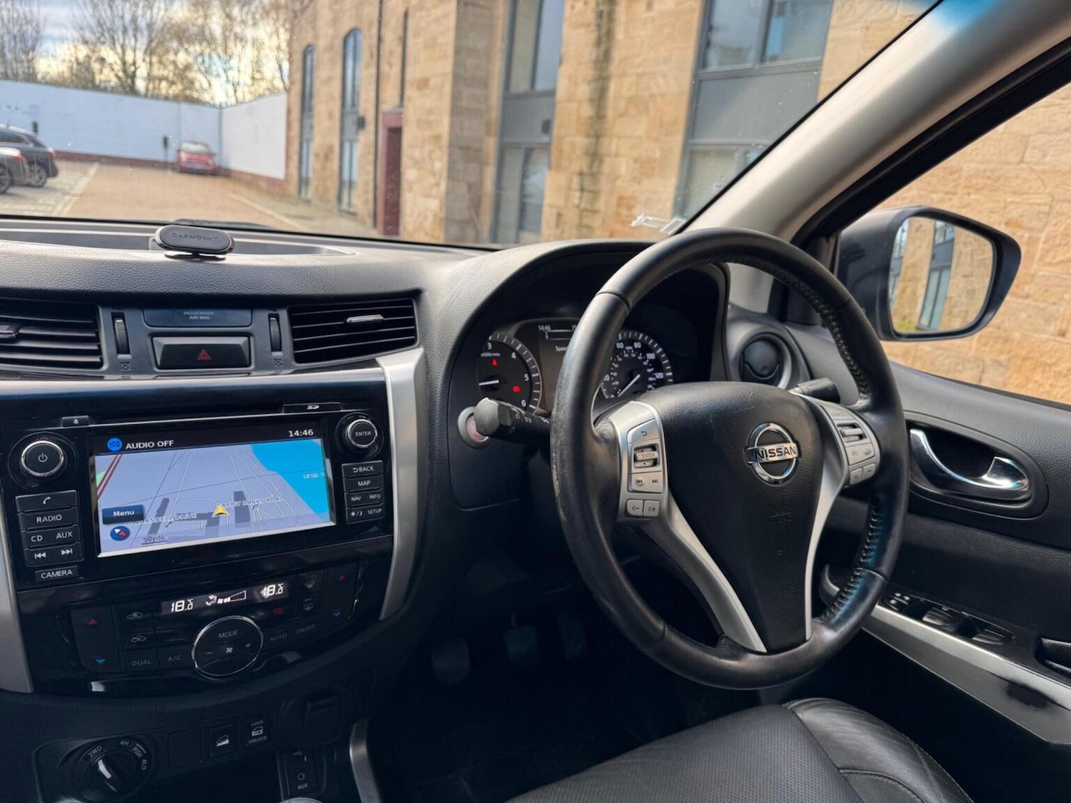 Used Nissan Navara 2018 for sale - 77643660: Photo 41