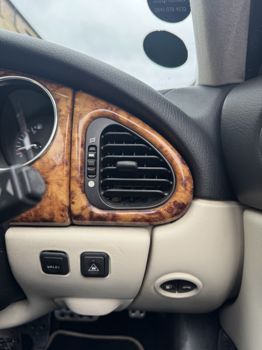 Used Jaguar XKR 2006 for sale - 77983757: Photo 63