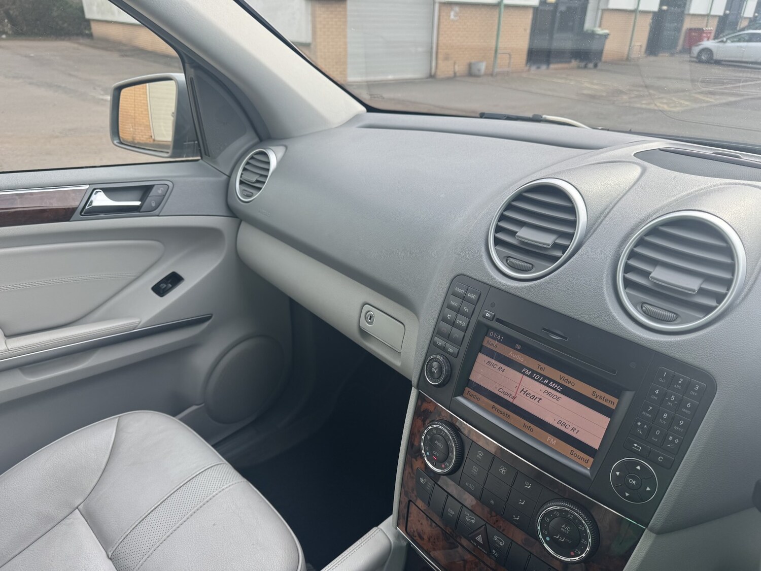 Used Mercedes-Benz M Class 2011 for sale - 77649534: Photo 49