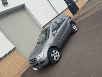 Used Mercedes-Benz M Class 2011 for sale - 77649534: Photo