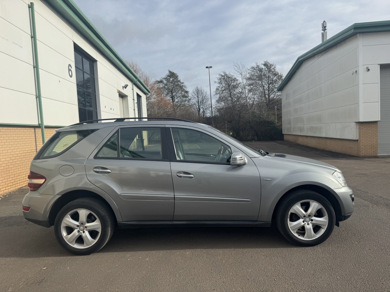 Used Mercedes-Benz M Class 2011 for sale - 77649534: Photo 6