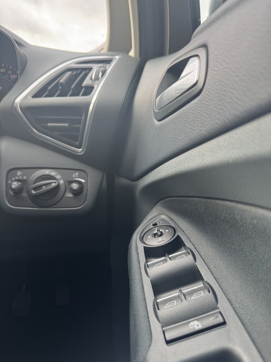 Used Ford C-Max 2013 for sale - 77656207: Photo 19