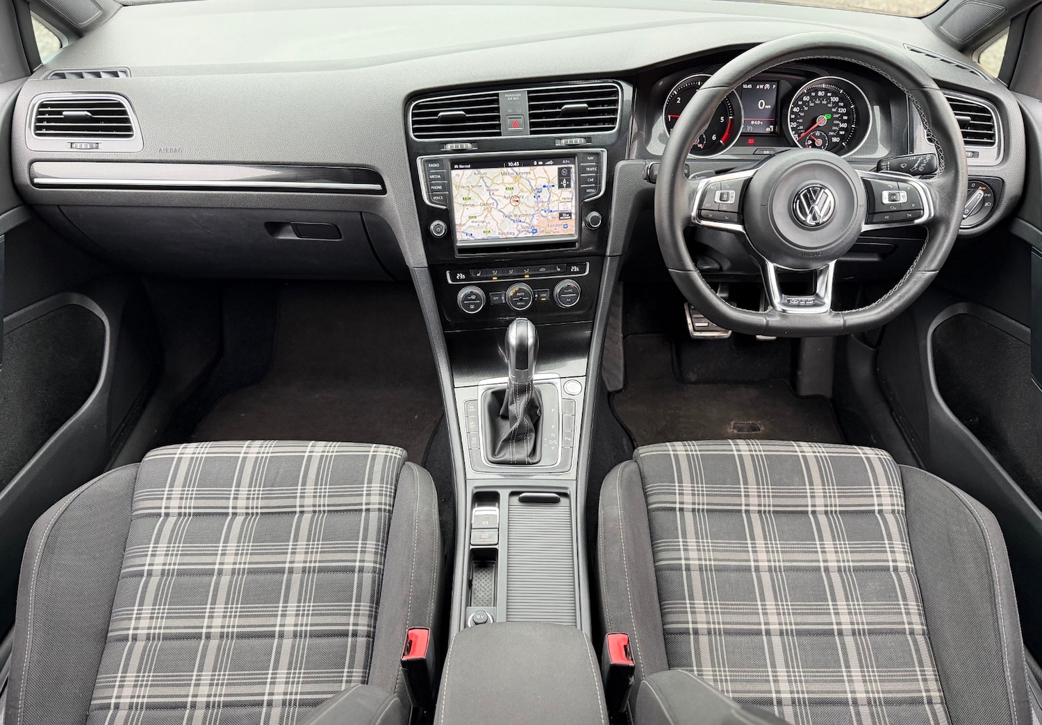 Used Volkswagen Golf 2017 for sale - 77323929: Photo 5