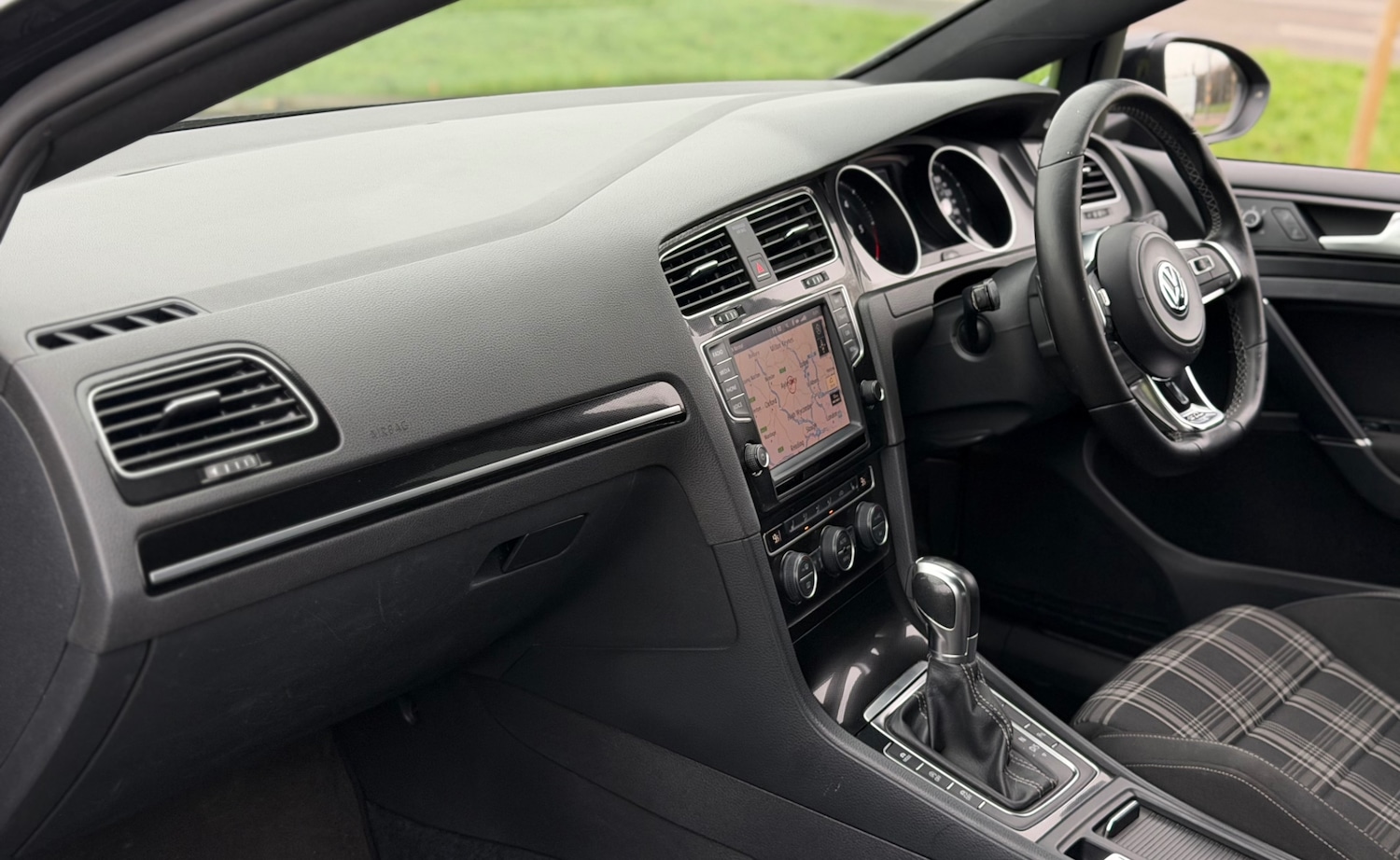 Used Volkswagen Golf 2017 for sale - 77323929: Photo 6