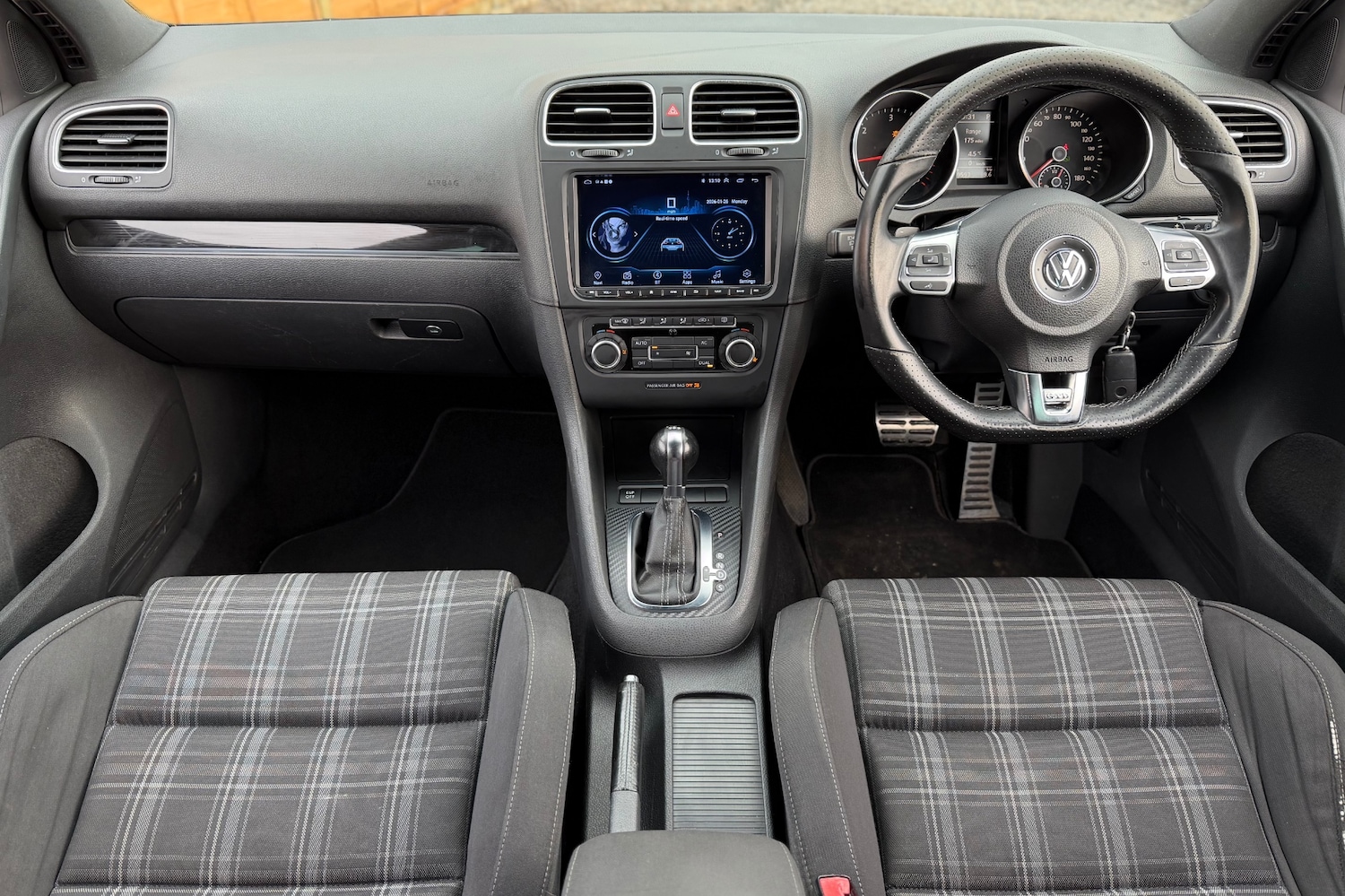 Used Volkswagen Golf 2010 for sale - 77326435: Photo 4