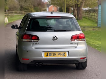 Used Volkswagen Golf 2009 for sale - 78070210: Photo