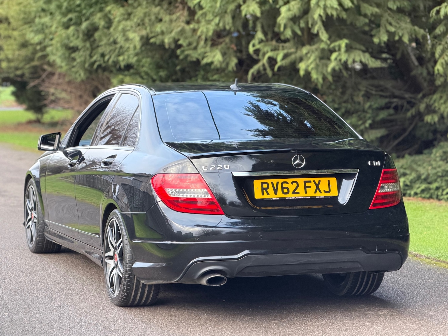 Used Mercedes-Benz C Class 2013 for sale - 76835141: Photo 2