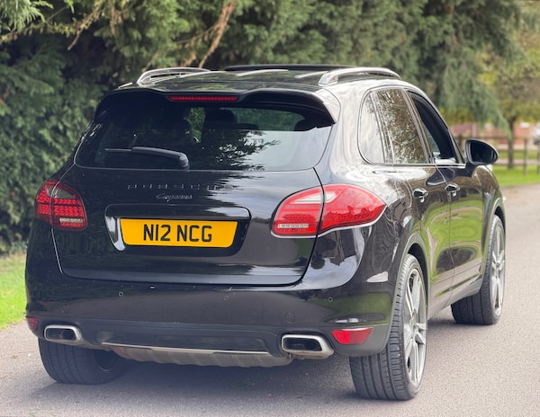 Used Porsche Cayenne 2011 for sale - 76193494: Photo 2