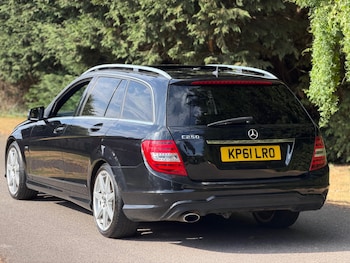 Used Mercedes-Benz C Class 2011 for sale - 79277000: Photo