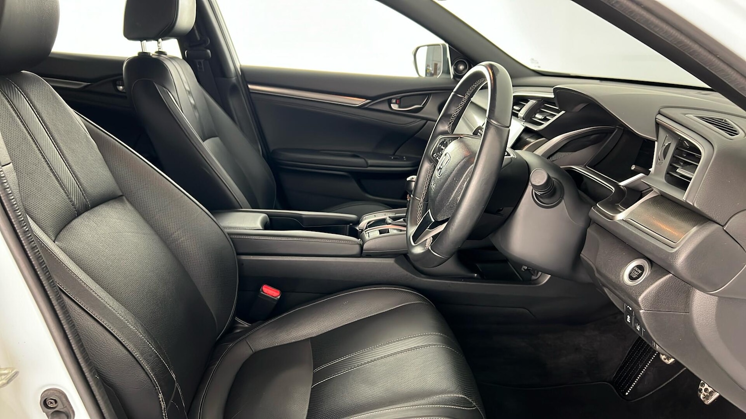 Used Honda Civic 2018 for sale - 76999373: Photo 15