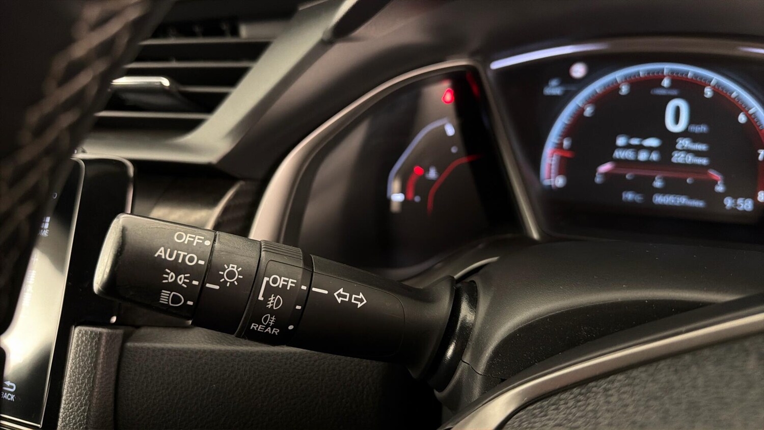 Used Honda Civic 2018 for sale - 77588603: Photo 35