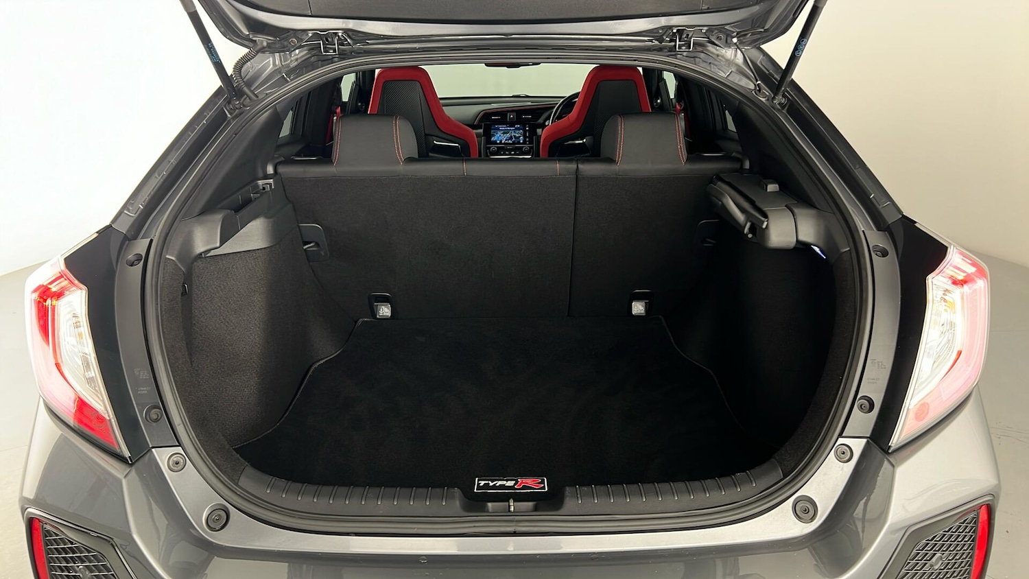 Used Honda Civic 2018 for sale - 76575185: Photo 12