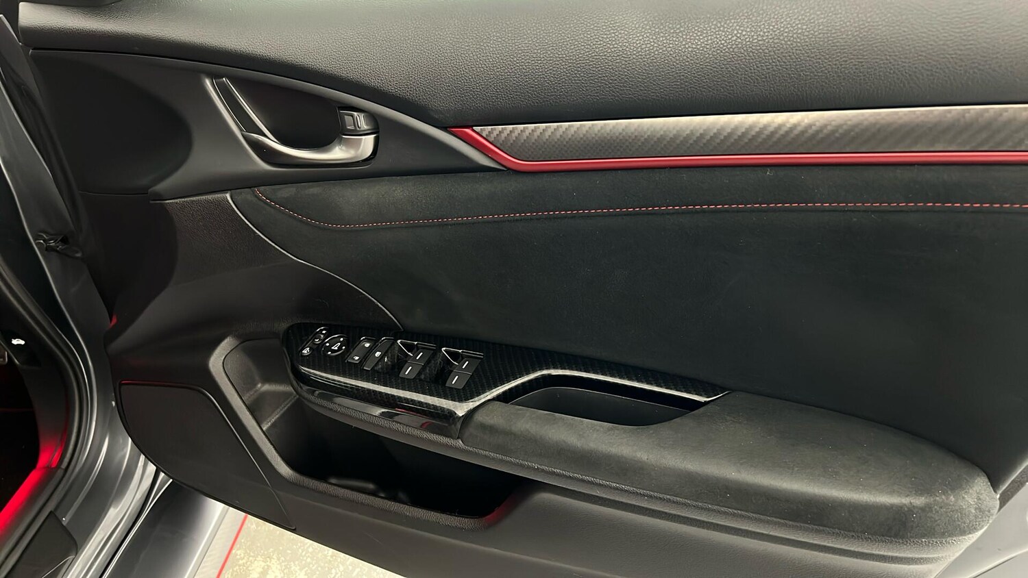 Used Honda Civic 2018 for sale - 76575185: Photo 31