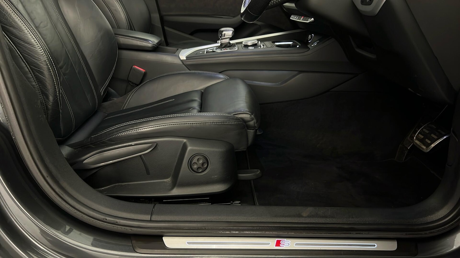 Used Audi A4 2016 for sale - 77193656: Photo 32