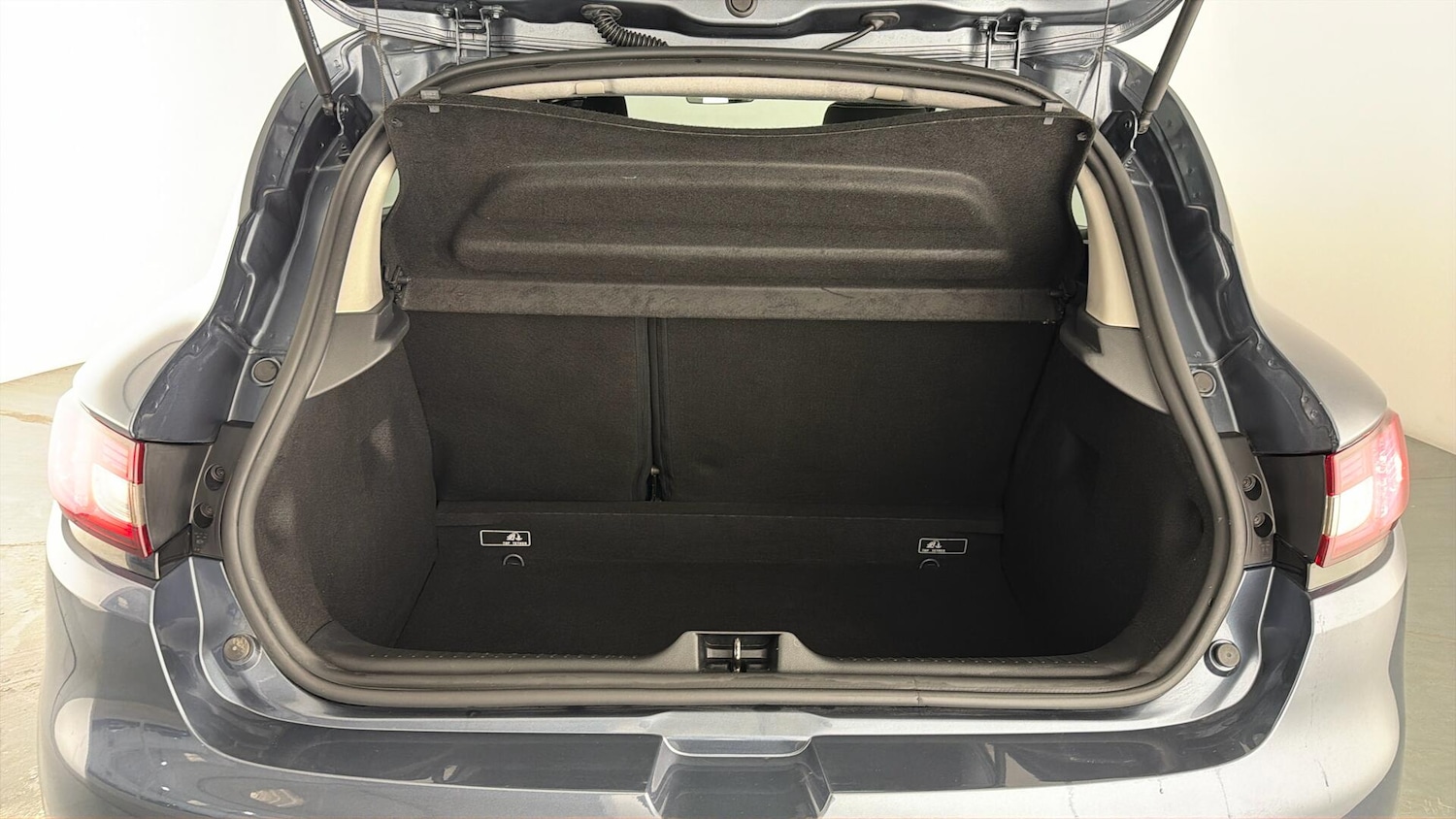 Used Renault Clio 2019 for sale - 77927438: Photo 12