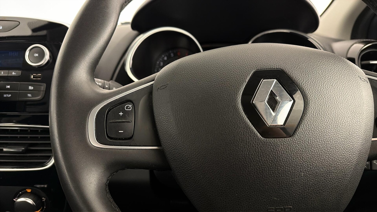 Used Renault Clio 2019 for sale - 77927438: Photo 17