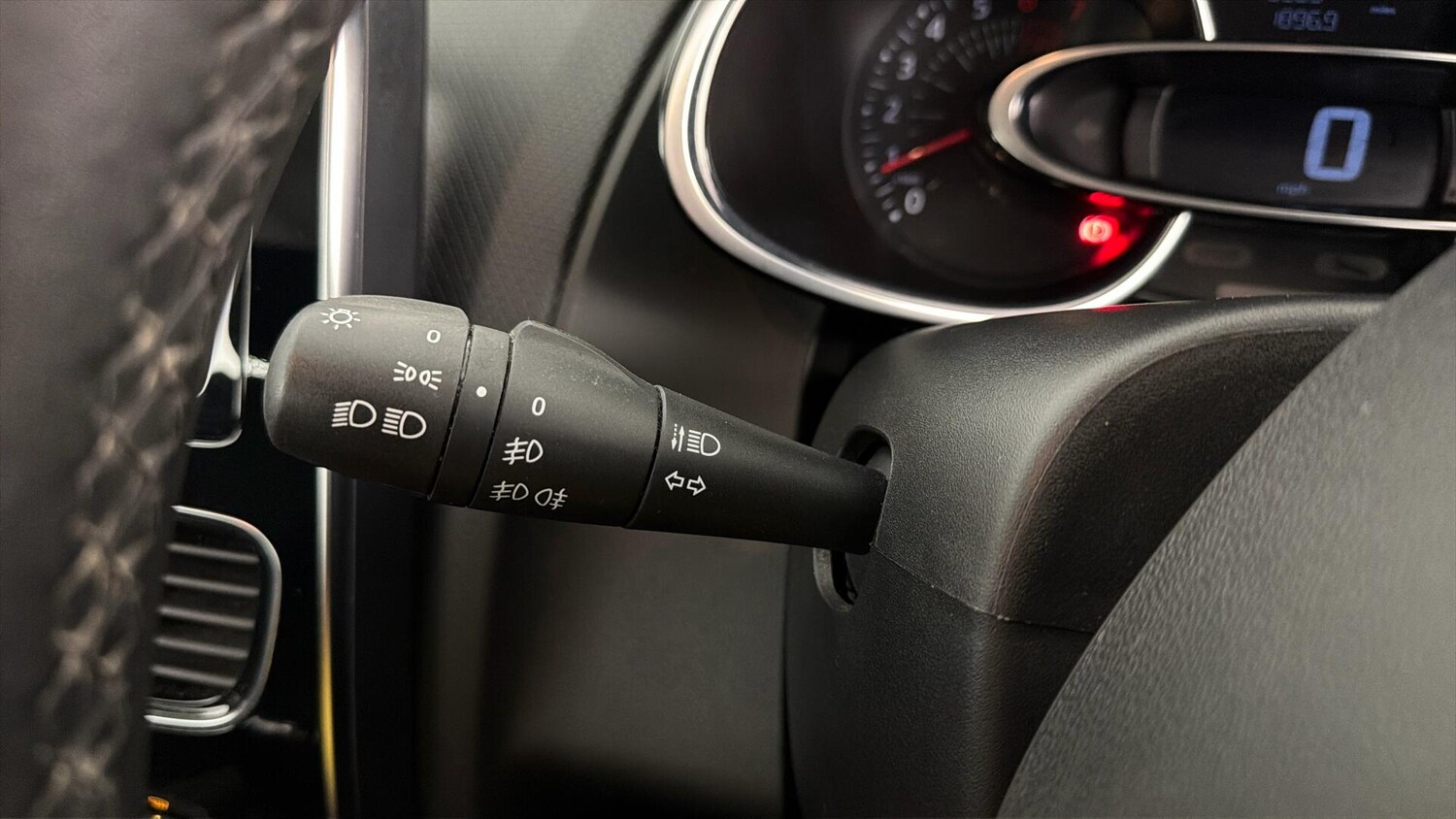 Used Renault Clio 2019 for sale - 77927438: Photo 35