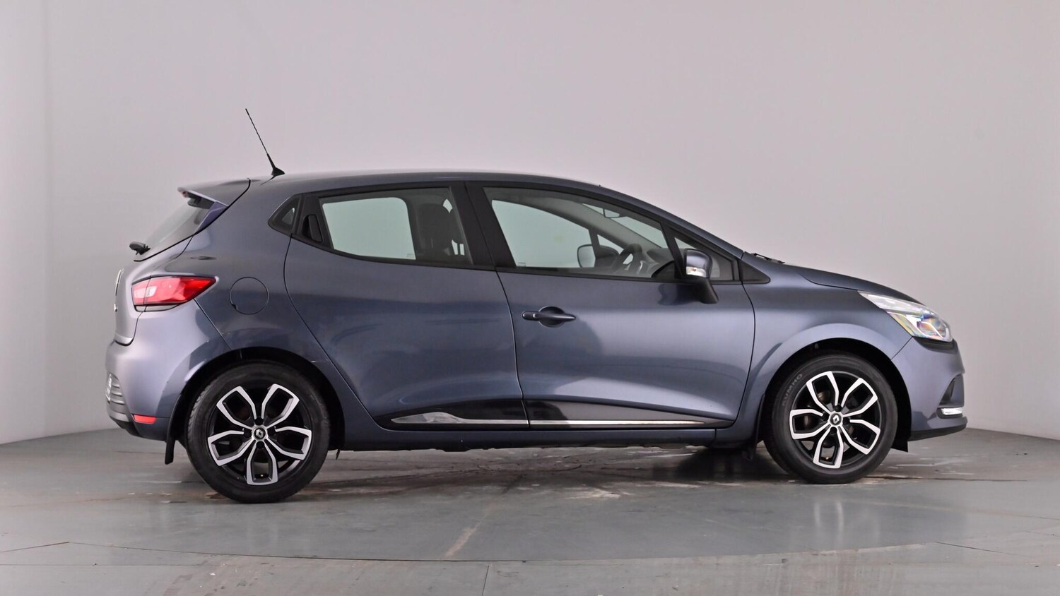 Used Renault Clio 2019 for sale - 77927438: Photo 67