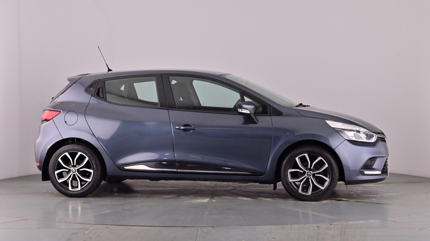 Used Renault Clio 2019 for sale - 77927438: Photo 69
