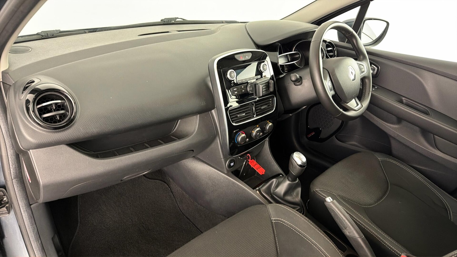 Used Renault Clio 2019 for sale - 77927438: Photo 8