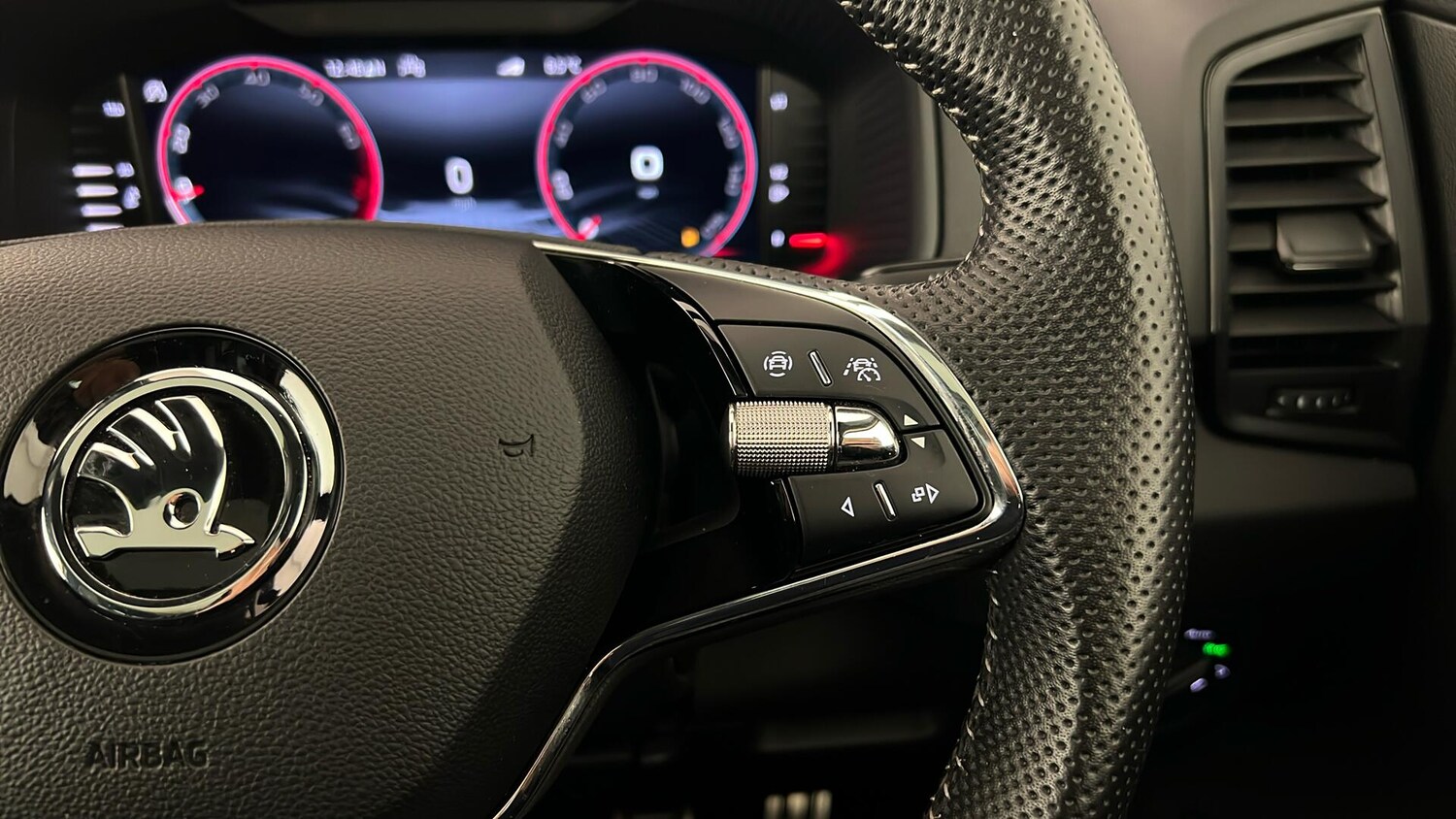 Used Skoda Karoq 2023 for sale - 76390087: Photo 18