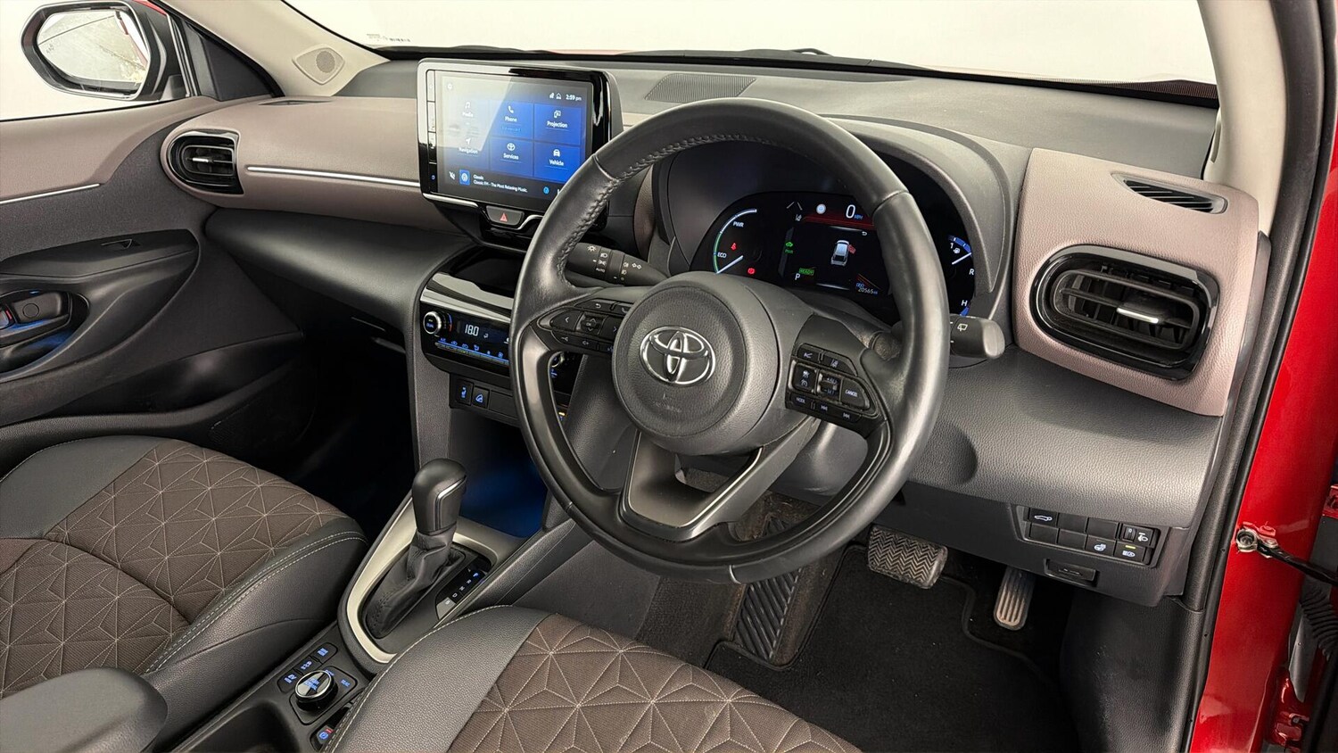 Used Toyota Yaris Cross 2023 for sale - 77841603: Photo 14