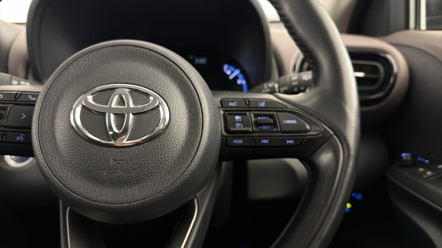 Used Toyota Yaris Cross 2023 for sale - 77841603: Photo 18