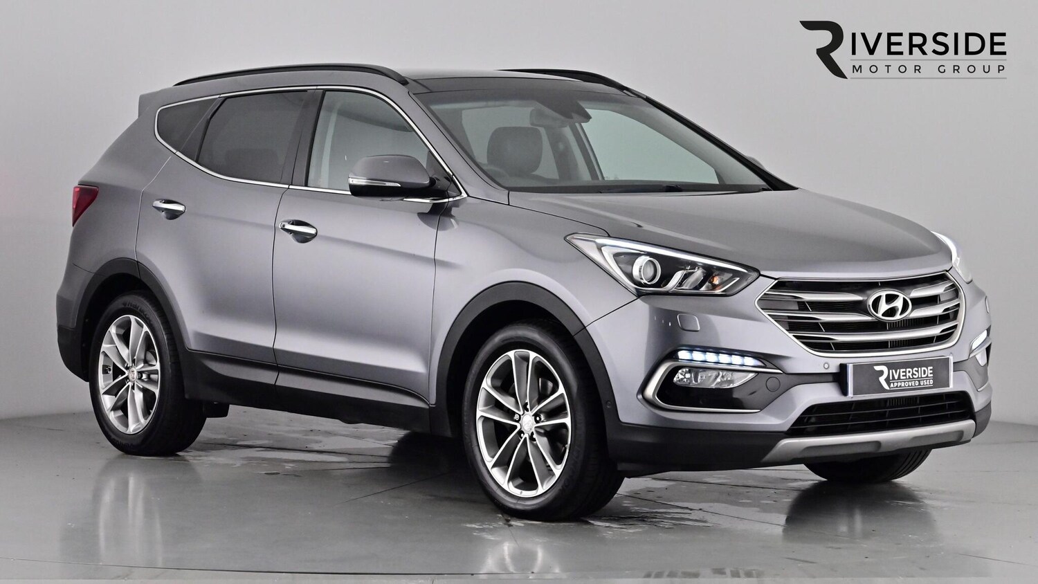 Used Hyundai Santa Fe 2017 for sale - 76552309: Photo 1