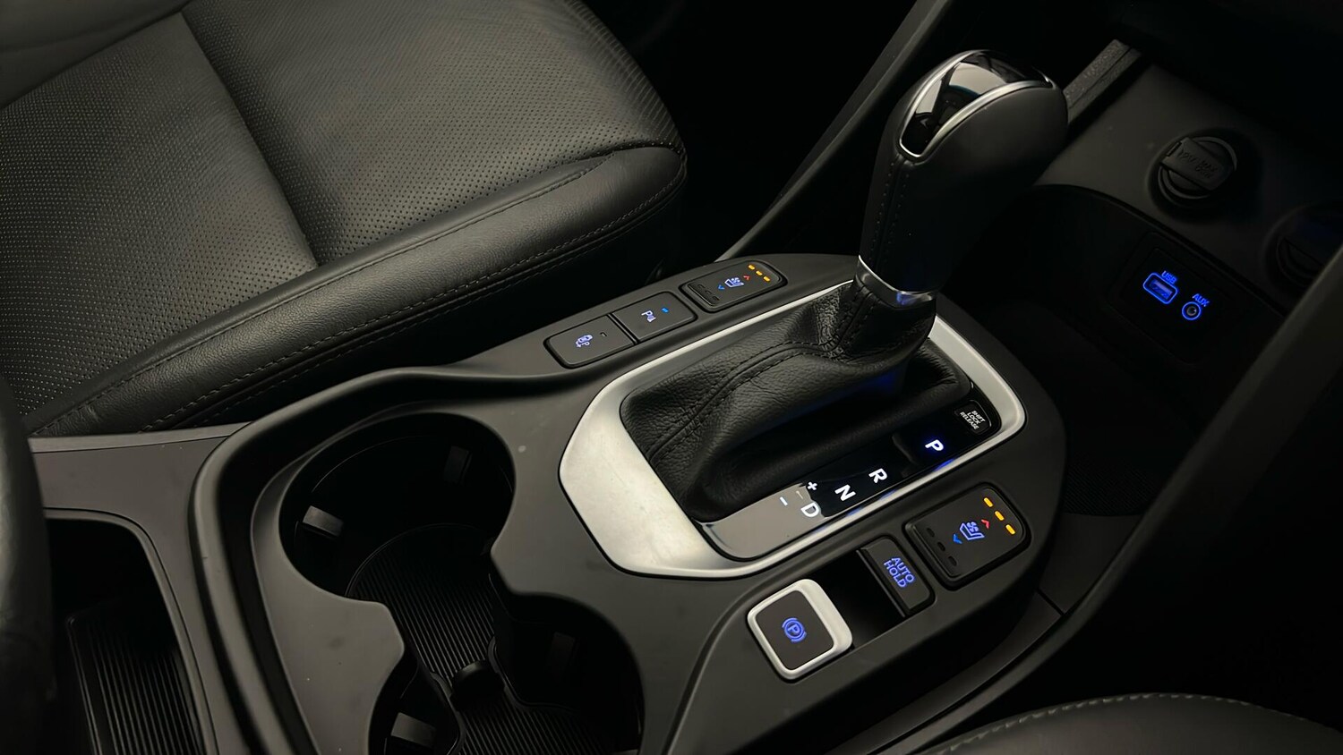 Used Hyundai Santa Fe 2017 for sale - 76552309: Photo 19