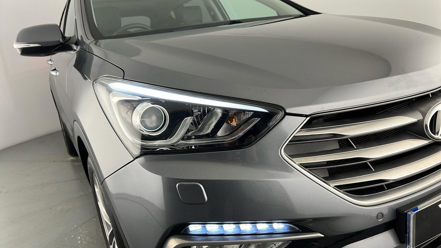 Used Hyundai Santa Fe 2017 for sale - 76552309: Photo 23