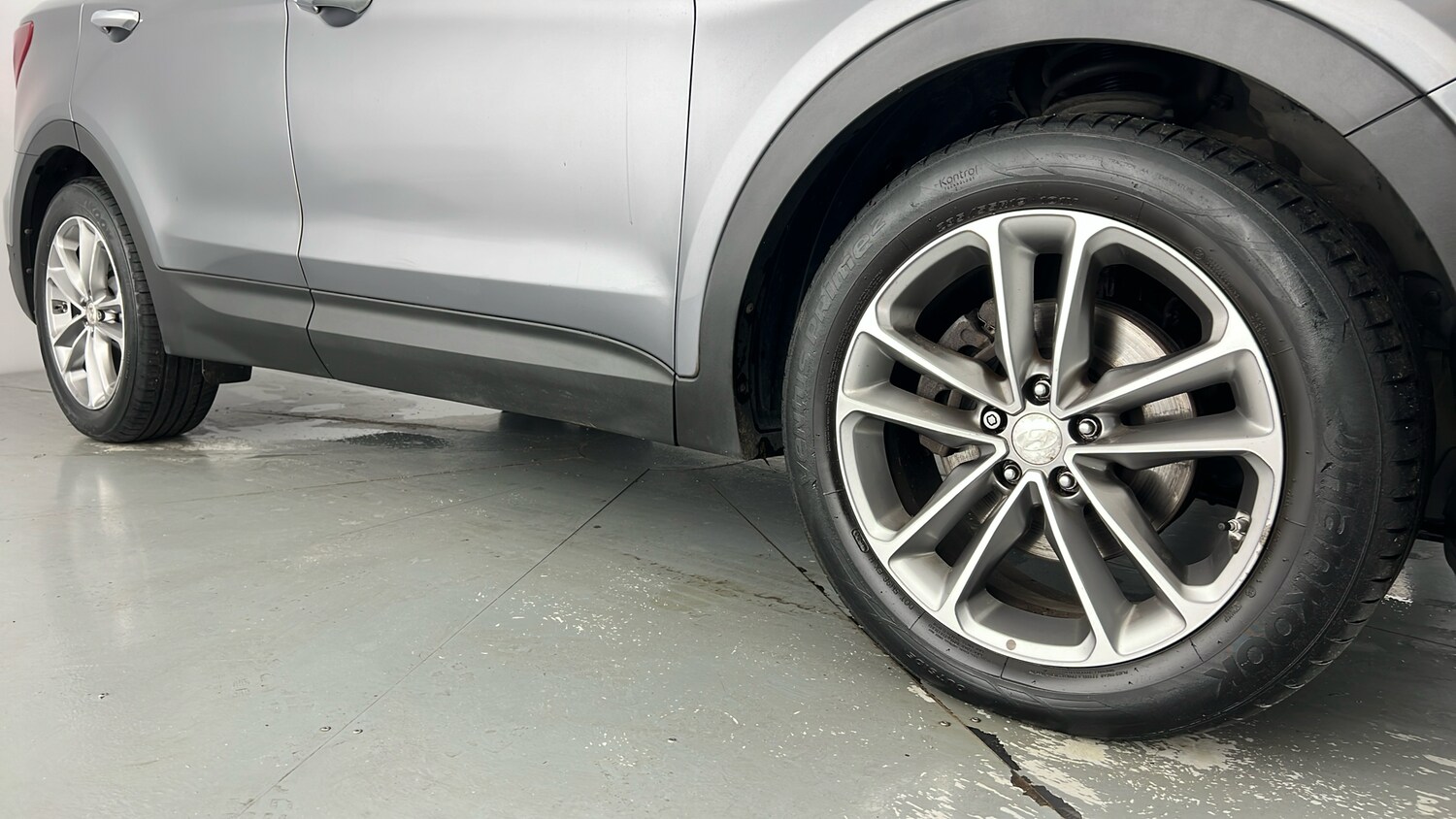 Used Hyundai Santa Fe 2017 for sale - 76552309: Photo 25