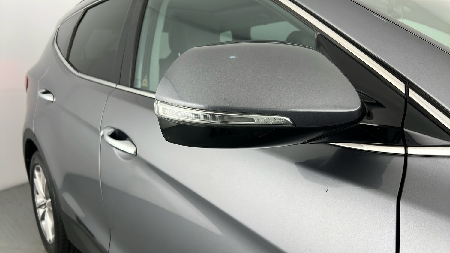 Used Hyundai Santa Fe 2017 for sale - 76552309: Photo 26