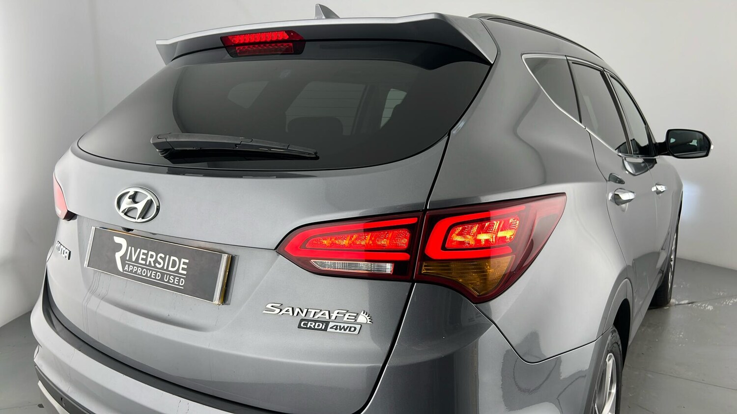 Used Hyundai Santa Fe 2017 for sale - 76552309: Photo 27